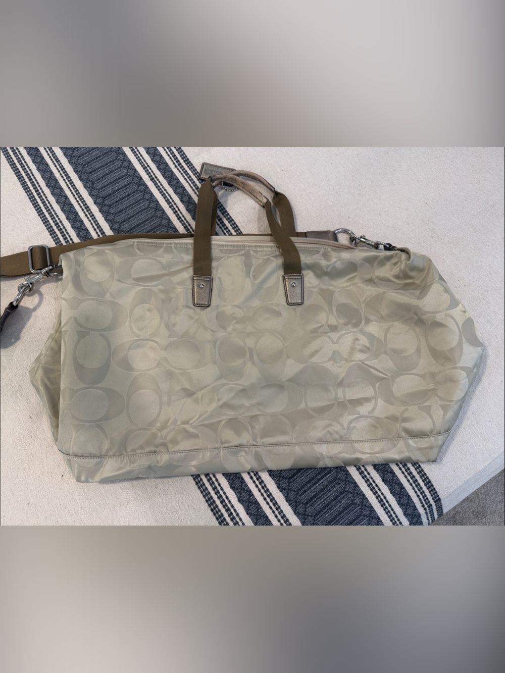 ❤️ WEEKEND SALE Coach Getaway Signature Nylon Duffle Shoulder Bag - Picture 3 of 9